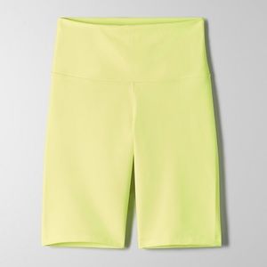 NWT Aritzia TNA Atmosphere Short 9” size small